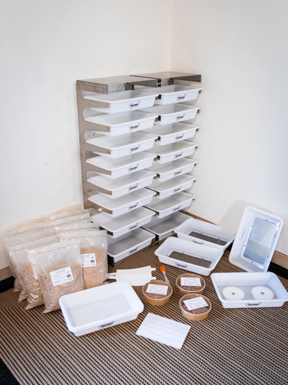 insectadom-kit-inox-16-places-horizontal